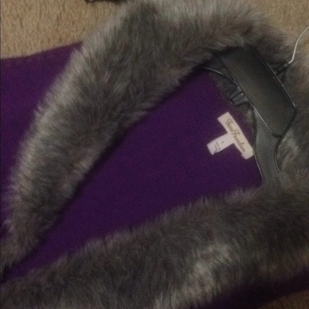A robe - Picture 7 of 7